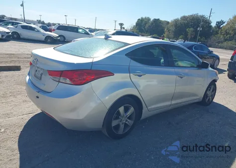 2011 Hyundai Elantra Gls (Ulsan Plant) z USA, uszkodzony, nr VIN KMHDH4AE6BU116001